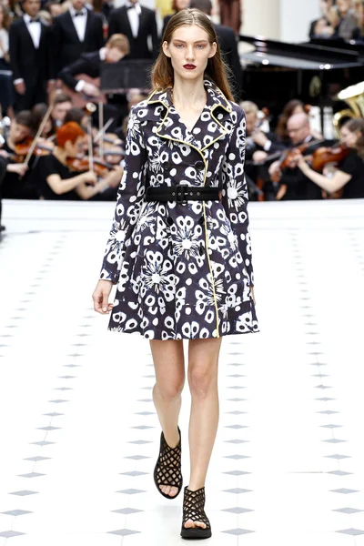 Look 28